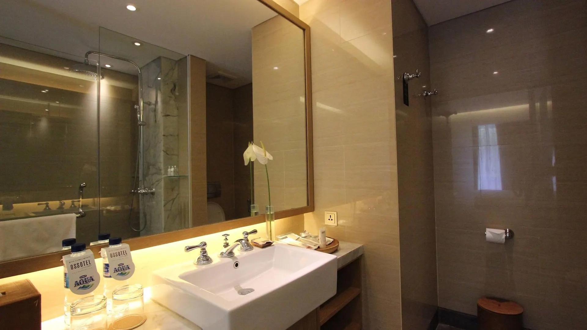 **** Hotel Ossotel Legian Indonesië