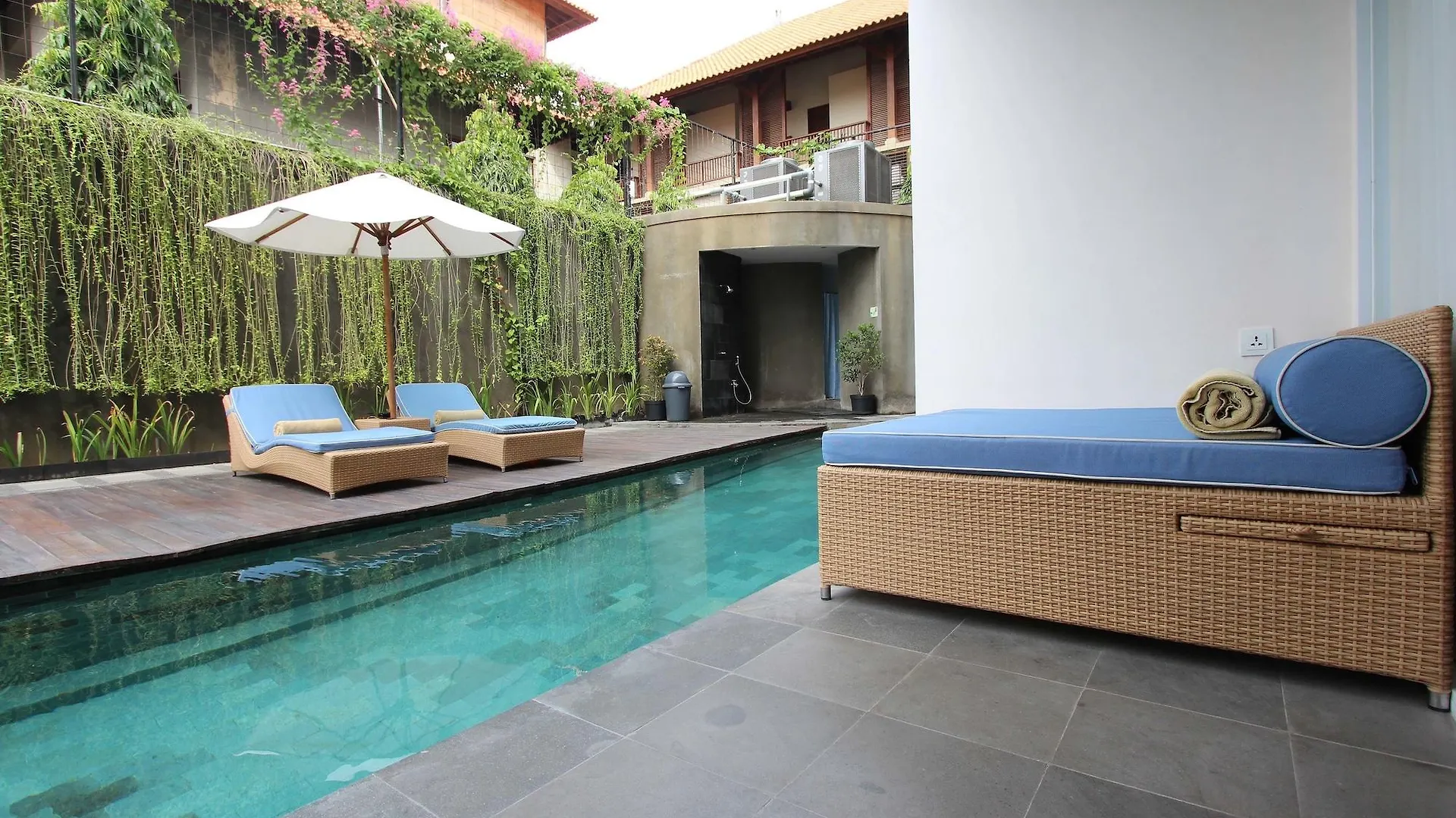 Ossotel Legian 4*,  Indonesië