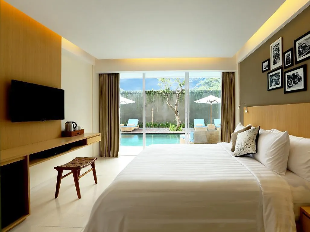 Ossotel Legian Hotel