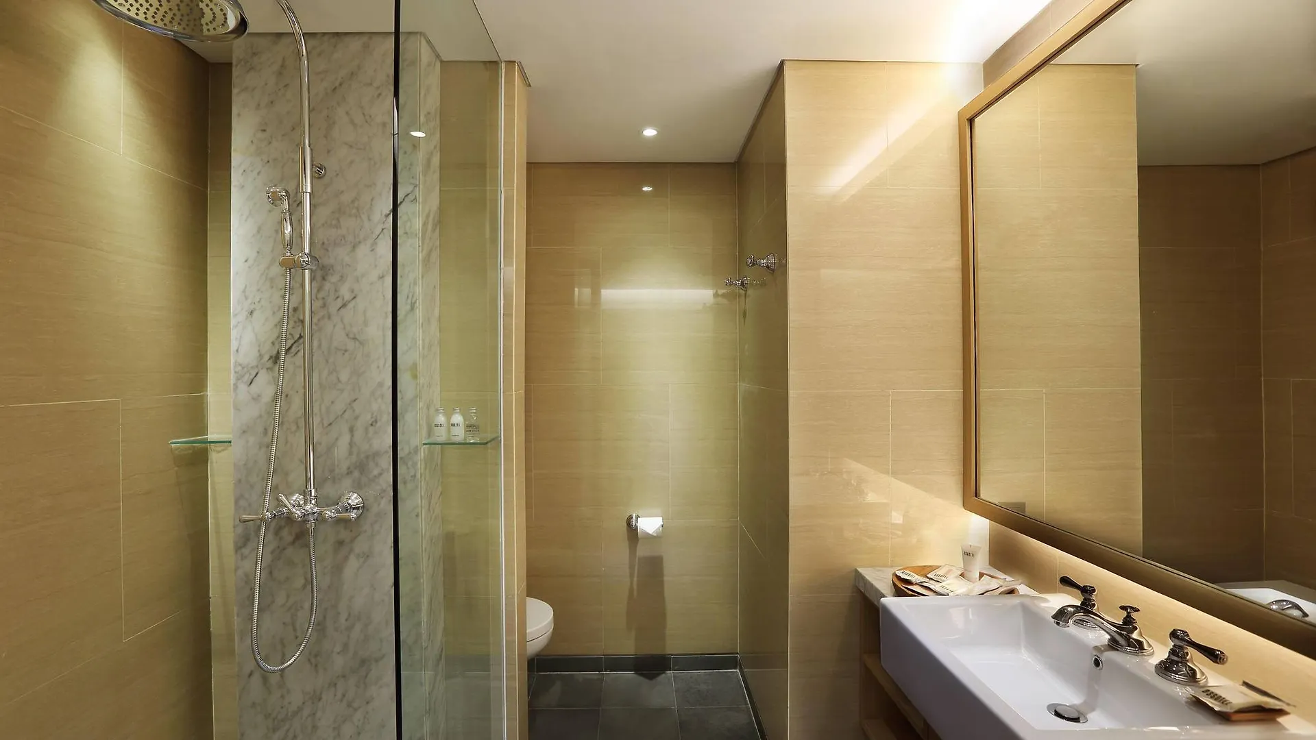 **** Hotel Ossotel Legian Indonesië